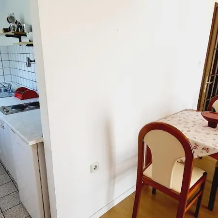 アパート Fuer 2 Personen Ca 50 Qm In Njivice, Kvarner Bucht Krk ニヴィーチェ
