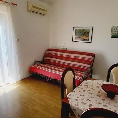 Fuer 2 Personen Ca 50 Qm In Njivice, Kvarner Bucht Krk アパート